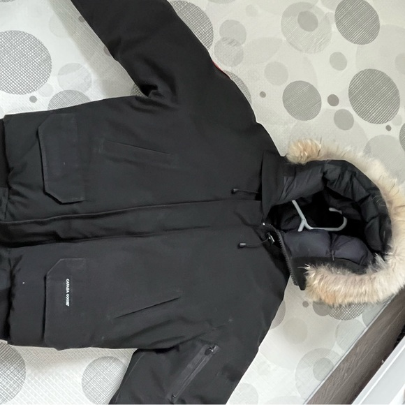 Canada Goose Bomber Jacket - Picture 6 of 8